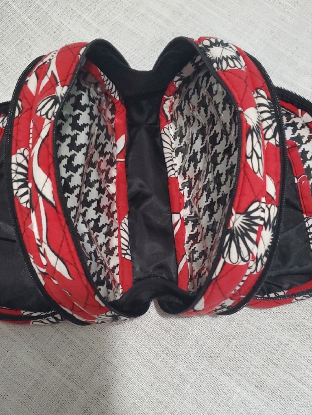 Vera Bradley Makeup/anything Carry Case. - Picture 5 of 6
